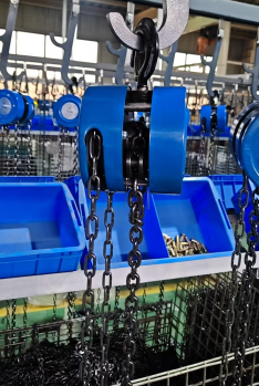 離心泵安裝中冠航手拉葫蘆重要的輔助起重工具